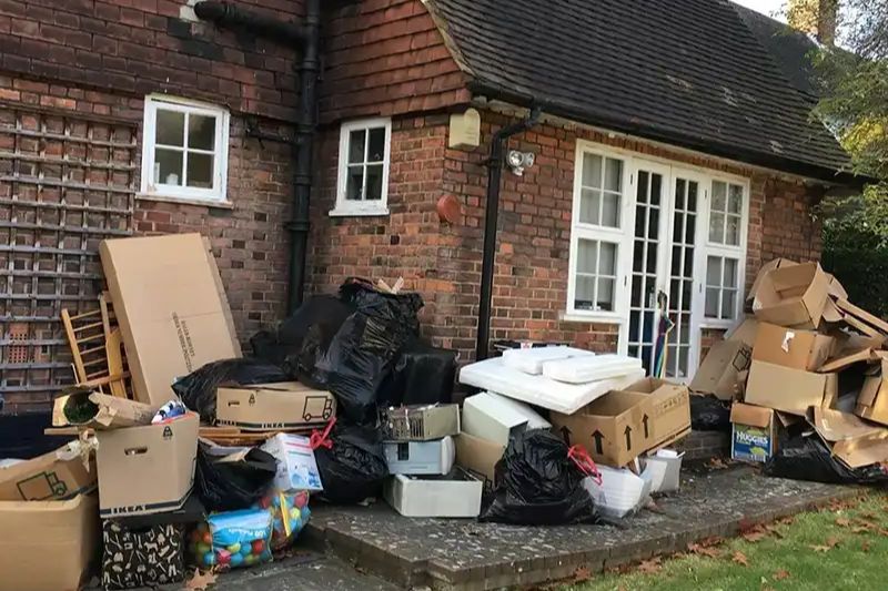 Flat Clearance Woking: Streamlined Decluttering Solutions